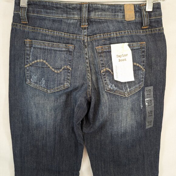 Maurice Taylor Boot Dark Wash Junior's Jeans Light Distress Size 1/2 Short - Picture 5 of 11
